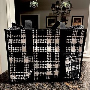 Thirty-one Zip Top Organizing Tote in Houndstooth print. NIB. Never used